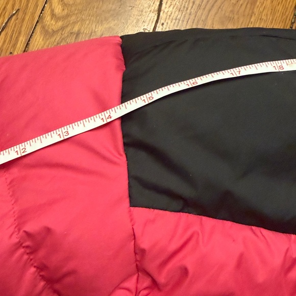 The North Face Kids Pink and Black Puffer Jacket - Picture 11 of 13